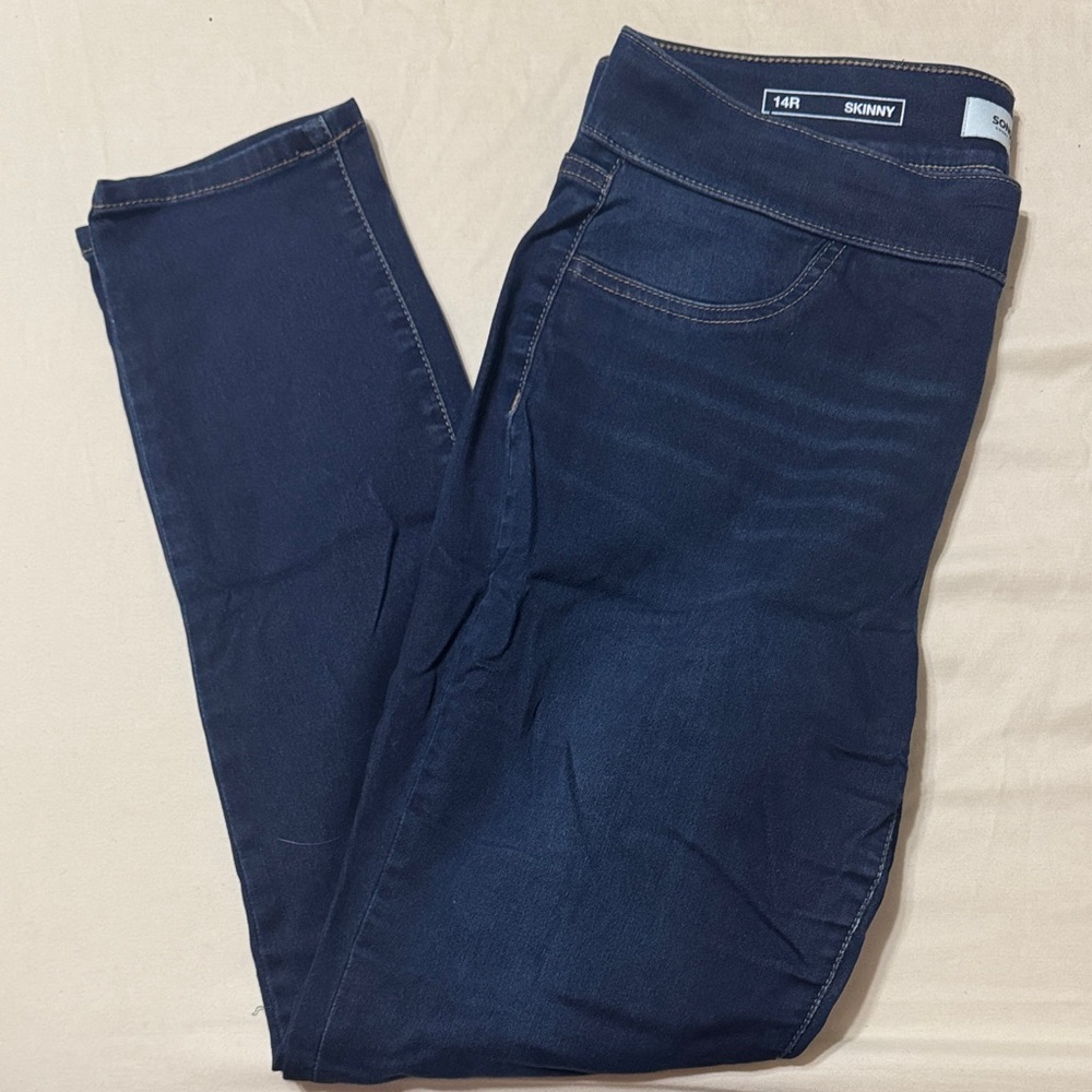 Sonoma Women's Skinny Jeans in Navy